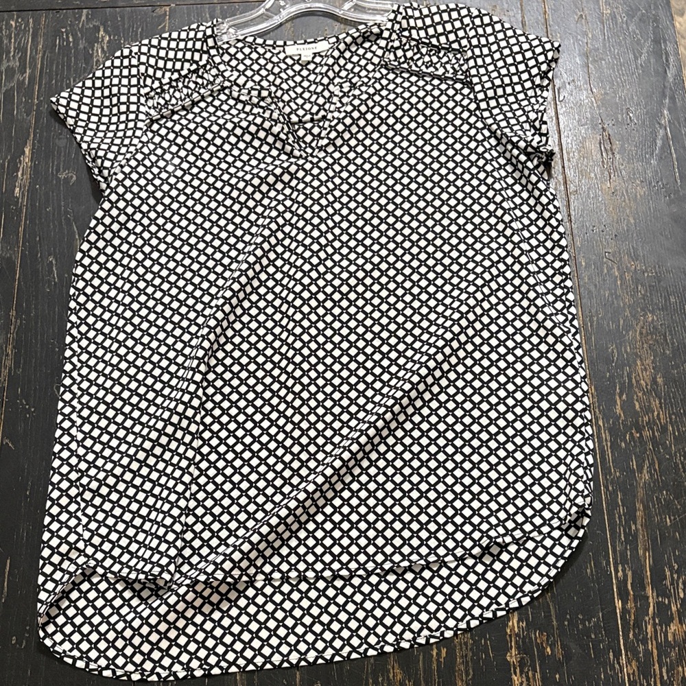Pleione Monochrome Diamond Pattern Top